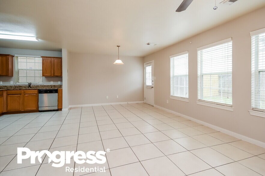 Building Photo - 4959 N Cancun Dr