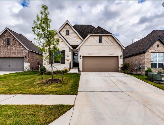 Building Photo - 114 Chinaberry Bnd