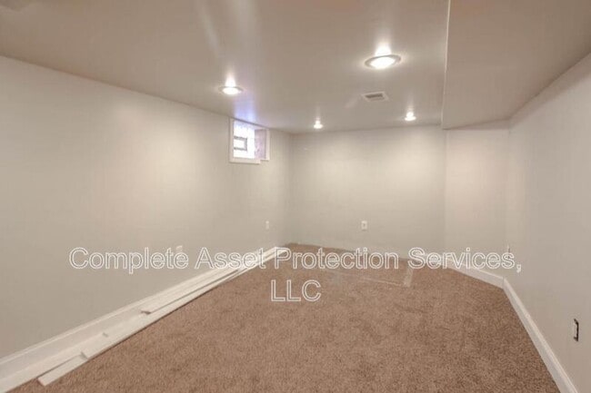 Building Photo - 7540 Van Buren Ave