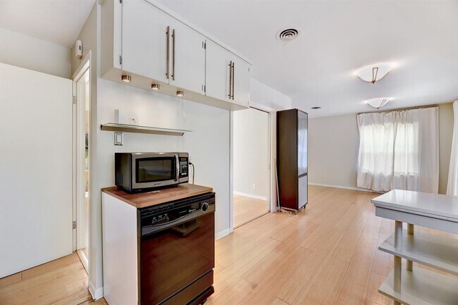 Building Photo - 4702 Philco Dr