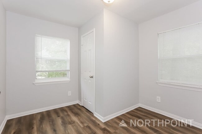 Building Photo - 3 BR/1BA | Newly Renovated Single Family Home |  1-Car Covered Parking | Backyard!