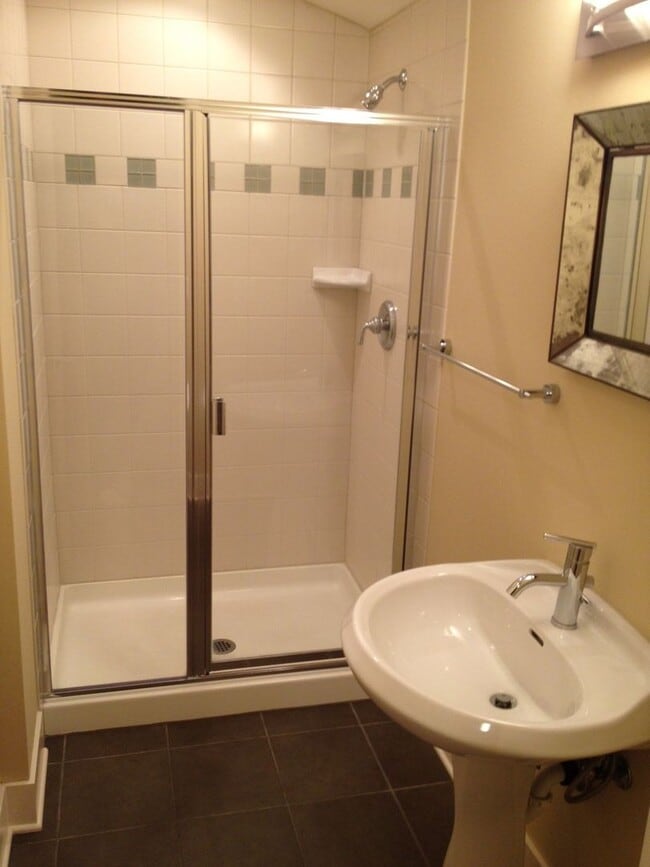 Building Photo - 3bd/2.25ba Seattle Home