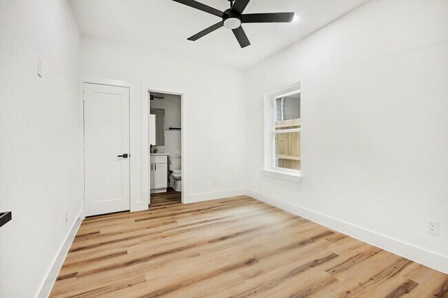Building Photo - 119 Milby St