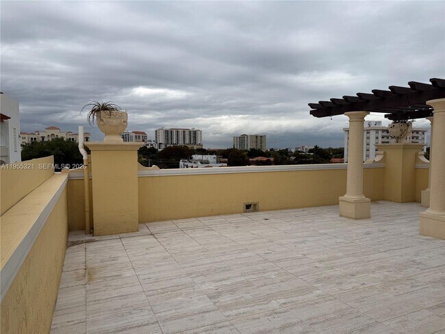 Building Photo - 107 Mendoza Ave