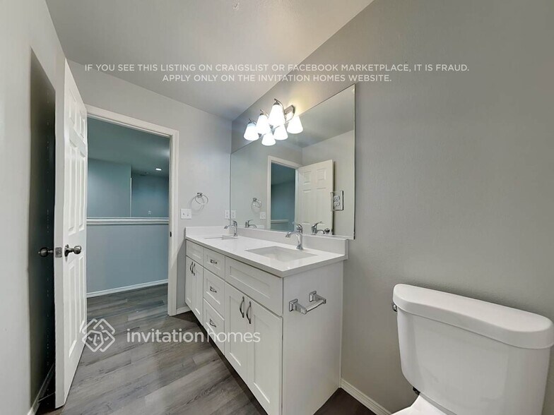 Building Photo - 301 Hawk Ave SW