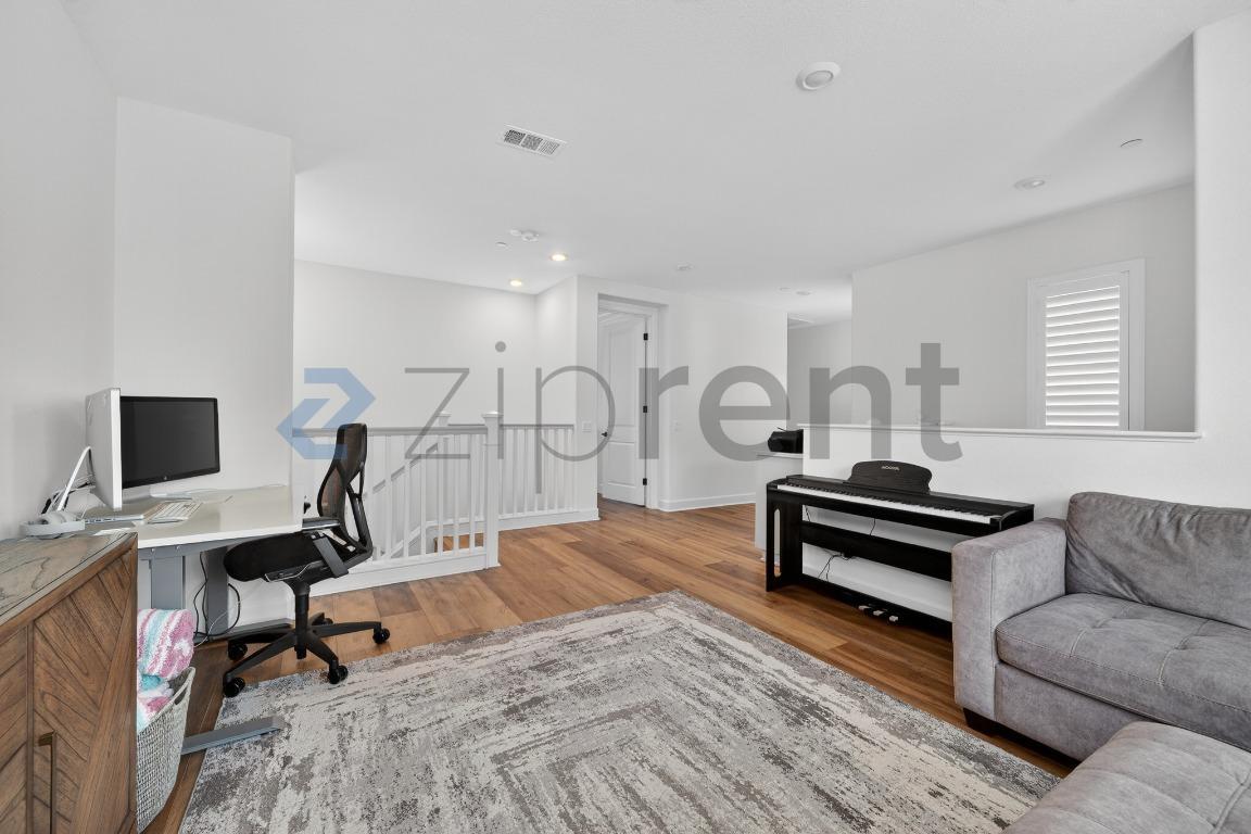 Building Photo - 12622 Stella Ln