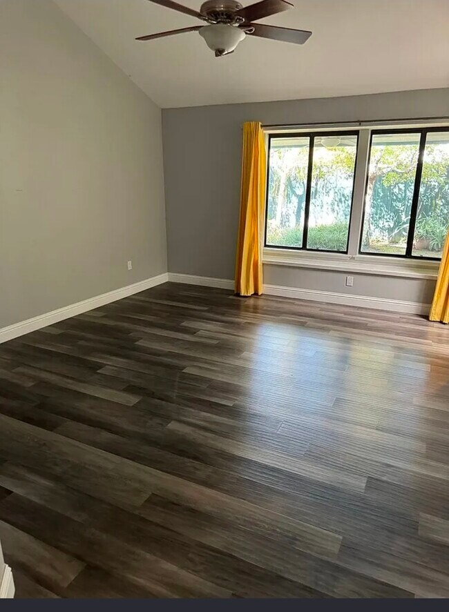 Building Photo - 3005 Summer Creek Ct