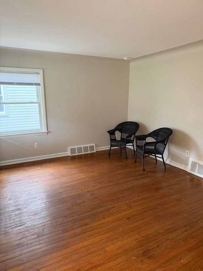 Building Photo - 20202 Washtenaw St