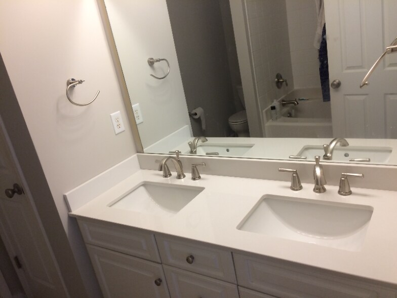 Building Photo - 364 Normandy Cir