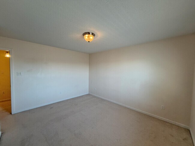 Building Photo - 6216 Calle Vizcaya NW