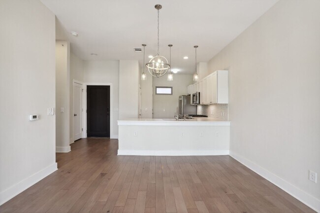 Building Photo - 908 Nueces St
