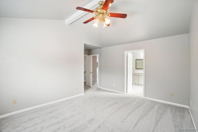 Building Photo - 2609 Huntington Dr