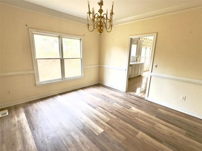 Building Photo - 219 Deerhill Dr