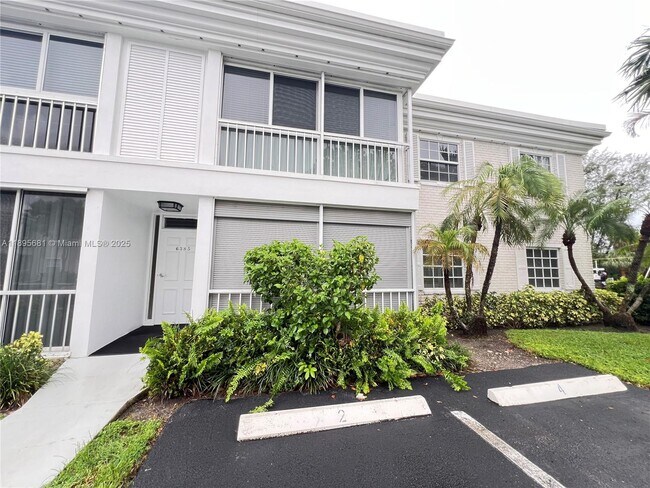 Primary Photo - 6385 Bay Club Dr