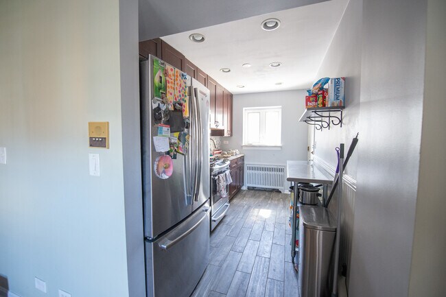 Building Photo - 524 Michigan Ave