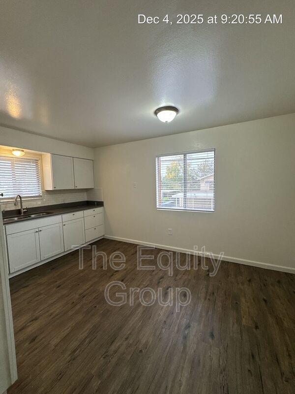 Building Photo - 524 S Encina St