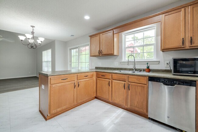 Building Photo - Spacious Home with Shop in Rincon!  No HOA!