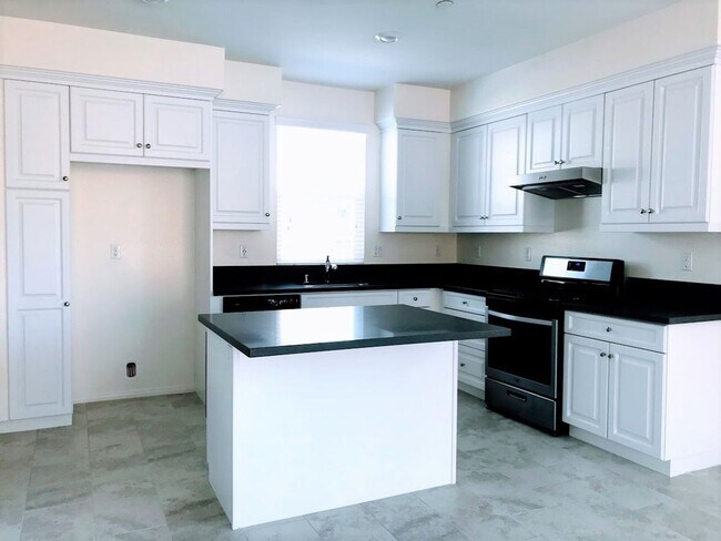 Building Photo - 16128 Sereno Ln
