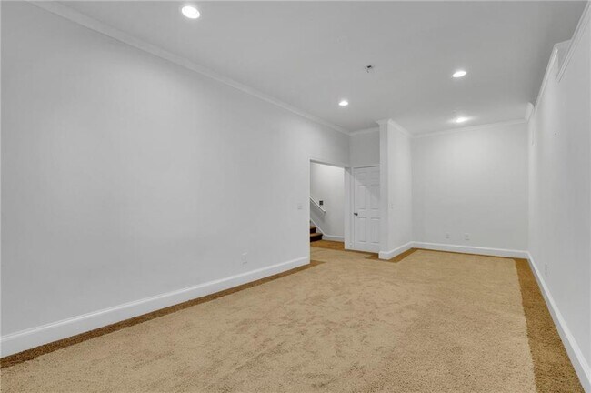 Building Photo - 902 Whistler Ln