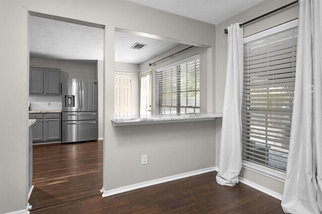 Building Photo - 16042 Glenbrook Knoll Ln