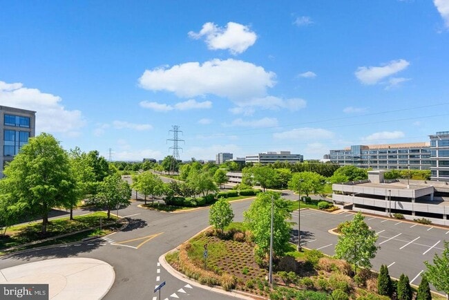 Building Photo - 12998 Hattontown Square