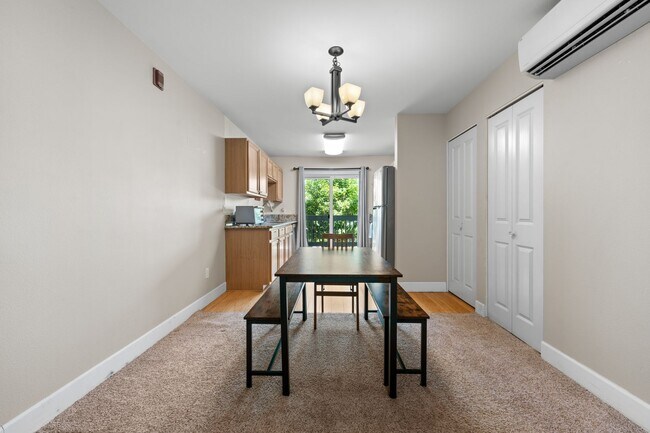 Building Photo - 2 Bed / 2 Bath Bridge-Level Condo with Ocean View & 2 parking stalls