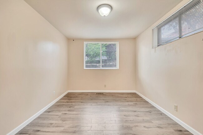 Building Photo - 2551 Elm Ave