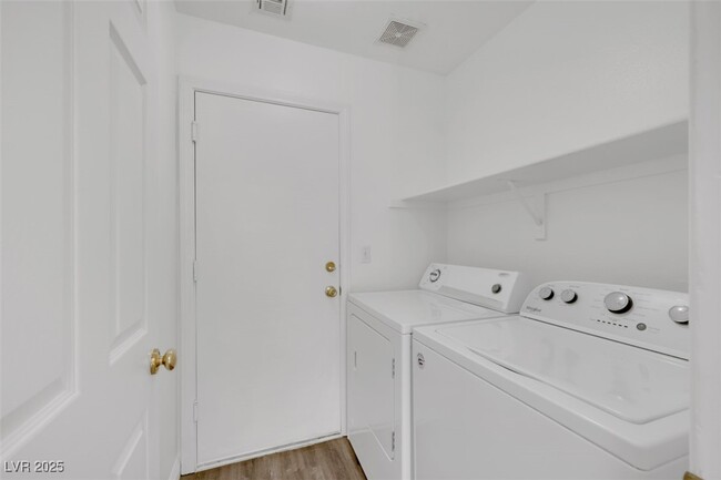 Building Photo - 2329 Avery Dr