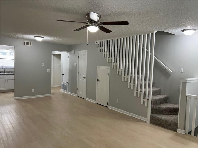 Building Photo - 1451 E Sequoyah Ct