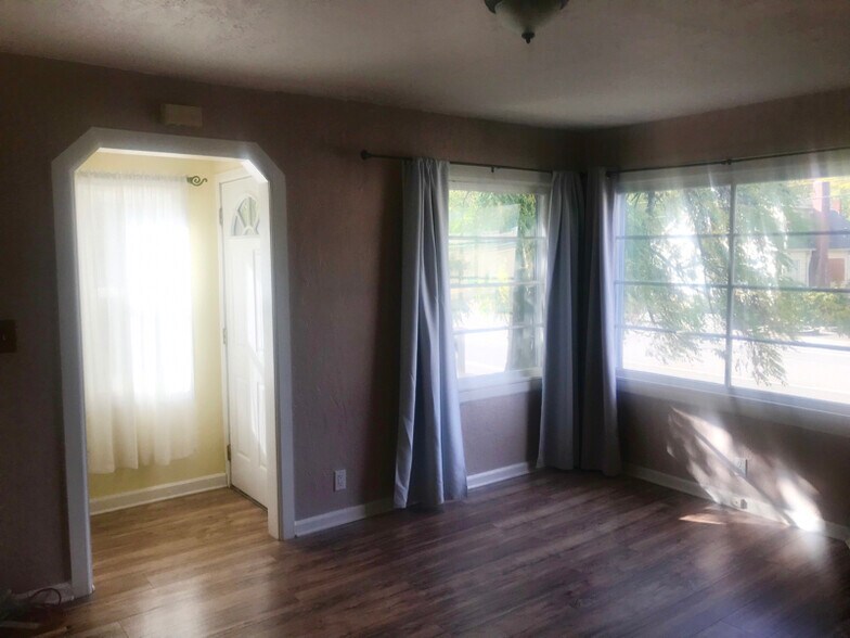 Building Photo - 508 S McLoughlin Blvd