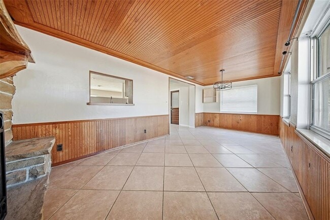 Building Photo - 11373 62nd Ave N