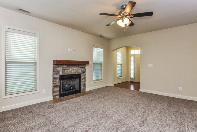 Building Photo - 12 Wensley Ct