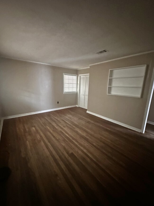 Building Photo - 106 Rosewood Cir