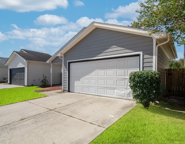 Building Photo - 21323 Sweet Grass Ln