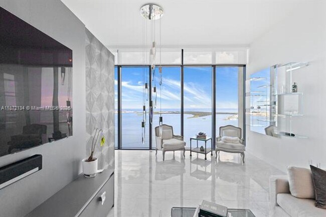 Building Photo - 1451 Brickell Ave