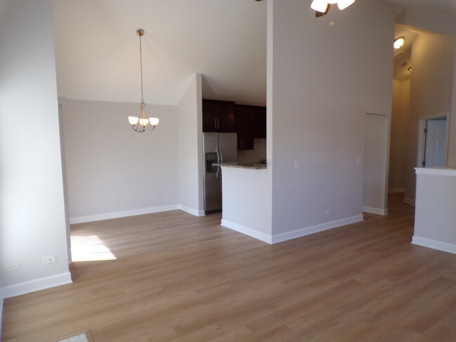 Building Photo - 891 Essex Cir
