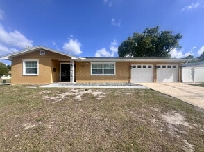 Building Photo - 3465 Balsam Dr