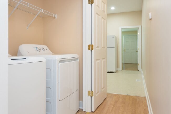 Building Photo - 1311 W Leigh St. Duplex