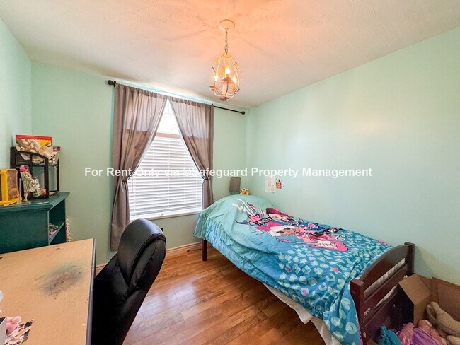 Building Photo - Wonderful Draper East Bench Home with Gorgeous Valley Views