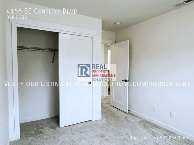 Building Photo - 4156 SE Century Blvd