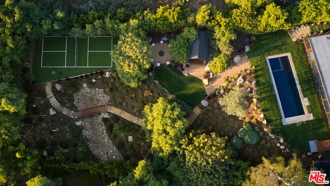 Building Photo - 5637 Busch Dr