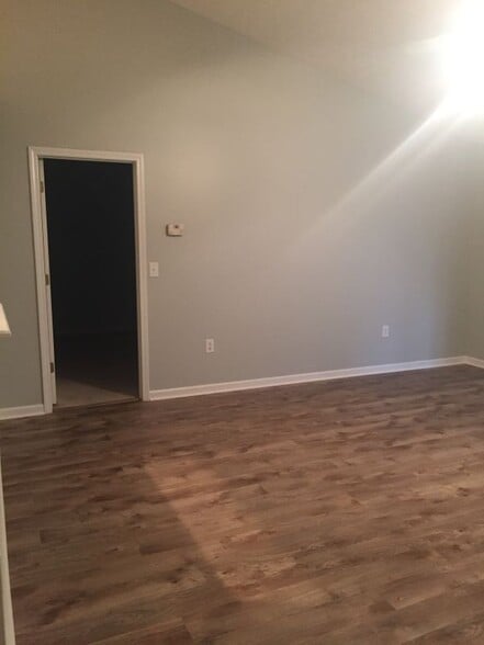 Building Photo - 3905 Camden Dr