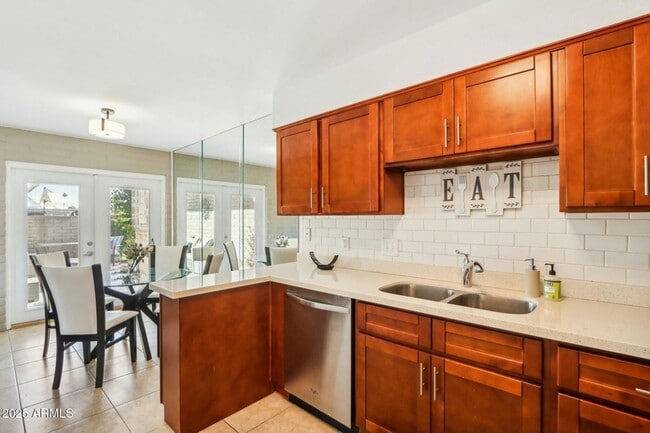 Building Photo - 4800 N 68th St