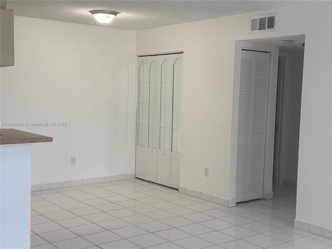 Building Photo - 9701 Hammocks Blvd