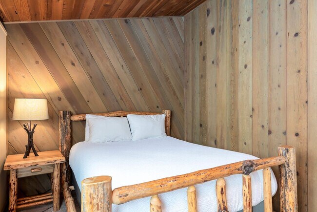 Building Photo - 57314 Approach Ln