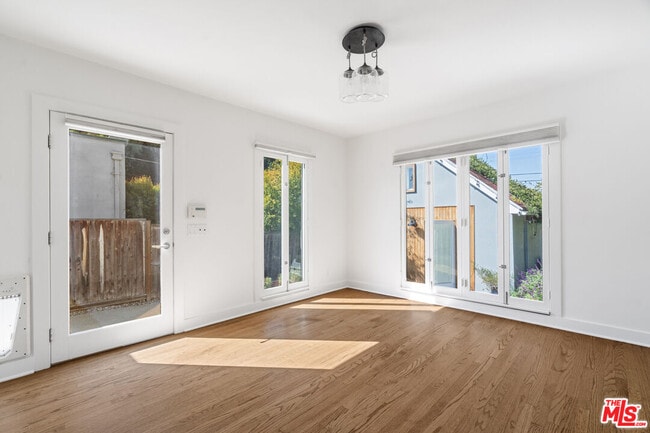 Building Photo - 949 S Muirfield Rd