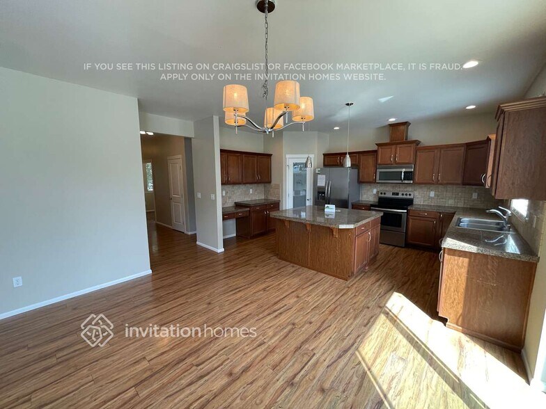 Building Photo - 2020 197th St Ct E