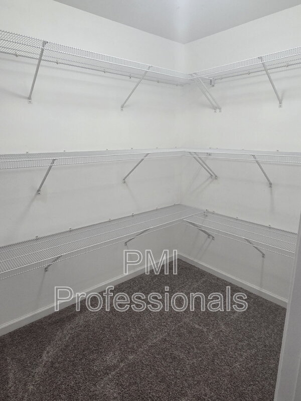 Building Photo - 617 Rambush Dr