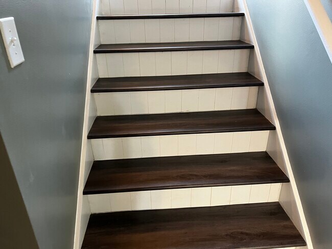 Building Photo - 65 Sampson Ct