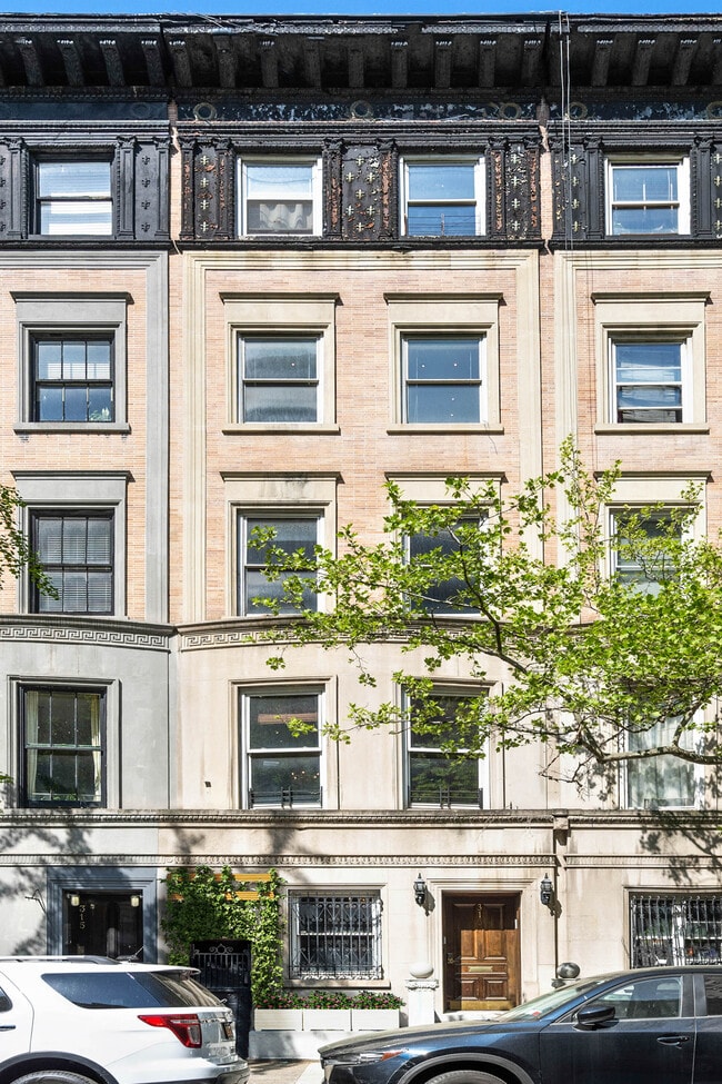 Building Photo - 313 W 71st St